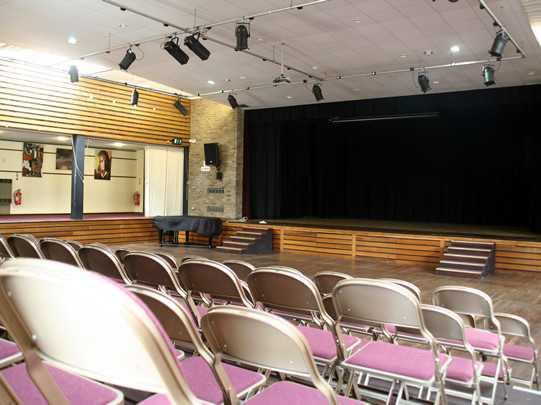 Школьный театр в British Study Centres, Wycliffe College