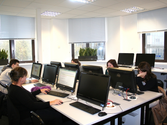 Компьютерный класс в EC, London