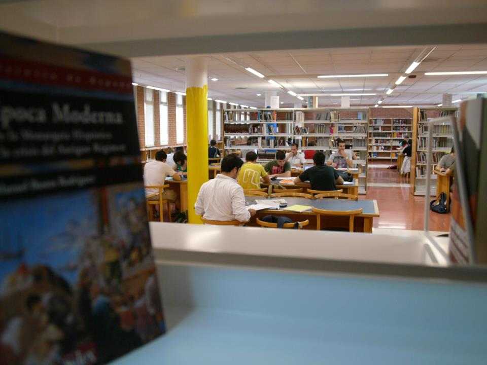 Библиотека, Университет Кастилья -Ла-Манча