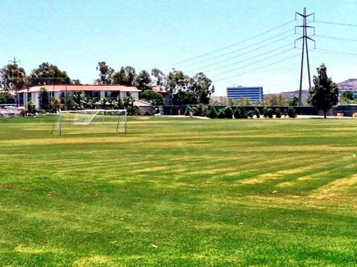 Футбольное поле Kaplan, California (Irvine Valley College)