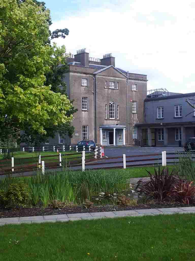 Резиденция Mackdonald Language Academy, Waterford Резиденция Mackdonald Language Academy, Waterford