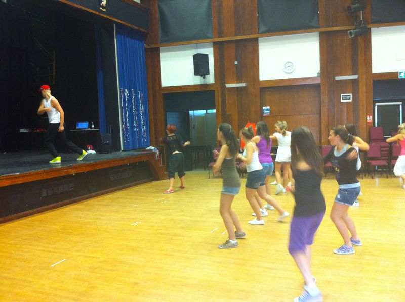 Танцы в Churchill House, Royal Russell School