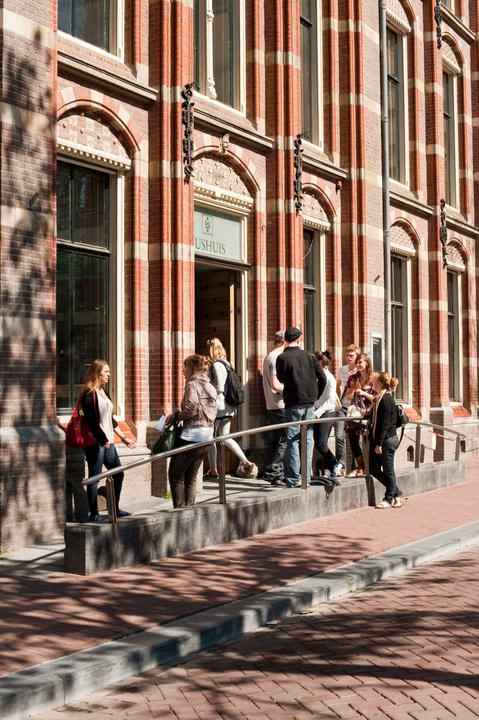 Вход в University of Amsterdam Вход в University of Amsterdam