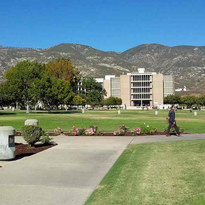 Территория кампуса California State University