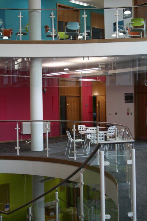 Фойе University of Exeter Фойе University of Exeter