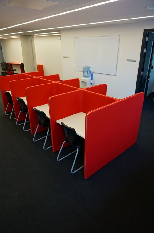 Экзаменационная комната в Abbey DLD college, London Экзаменационная комната в Abbey DLD college, London