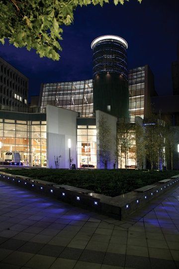 Glasgow Caledonian University ночью Glasgow Caledonian University ночью