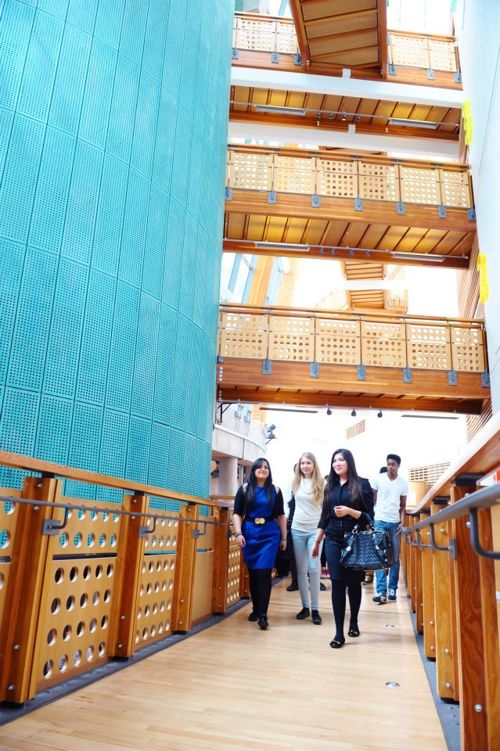 Холл Glasgow Caledonian University Холл Glasgow Caledonian University