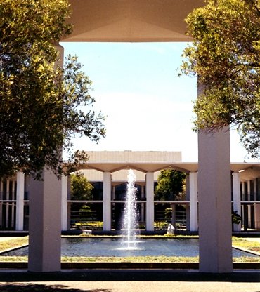Фонтан College of San Mateo Фонтан College of San Mateo
