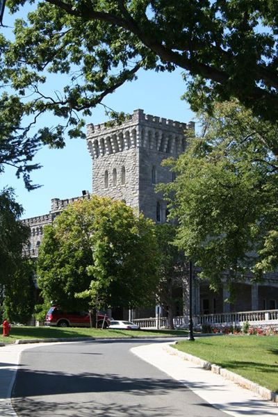 Главный вид Manhattanville College Главный вид Manhattanville College