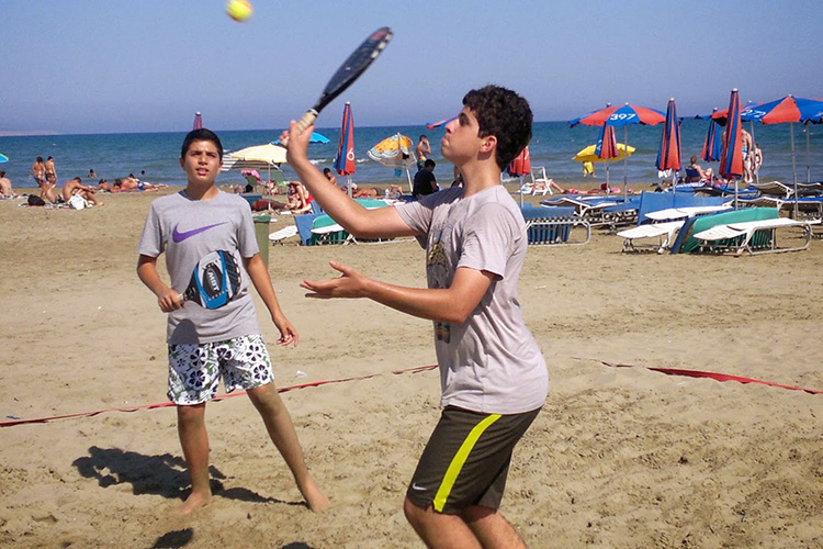 Пляжные виды спорта в Oscars Juniors, Larnaca