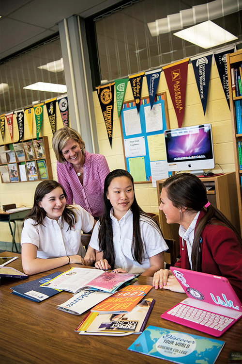На занятиях в Mercy High School На занятиях в Mercy High School