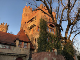 Вид на школу GLS, Munich Castle